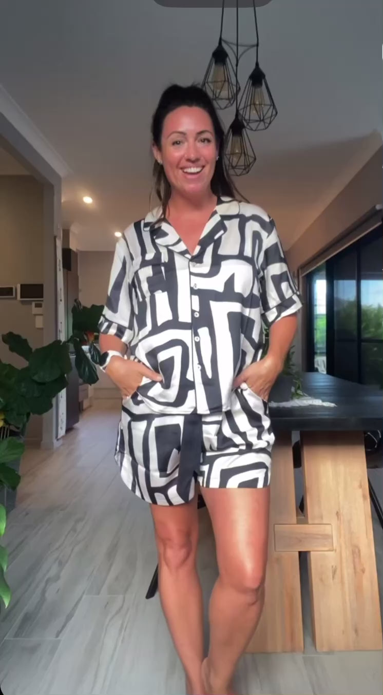 Short PJ Set | Dark Geometric